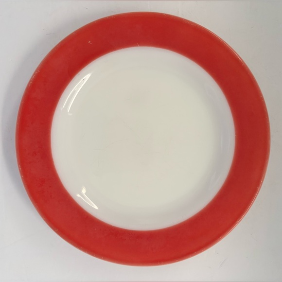 Vintage Pyrex Red Rim Plates 9” | Set of 4 | Classic Restaurant Ware - Picture 7 of 8